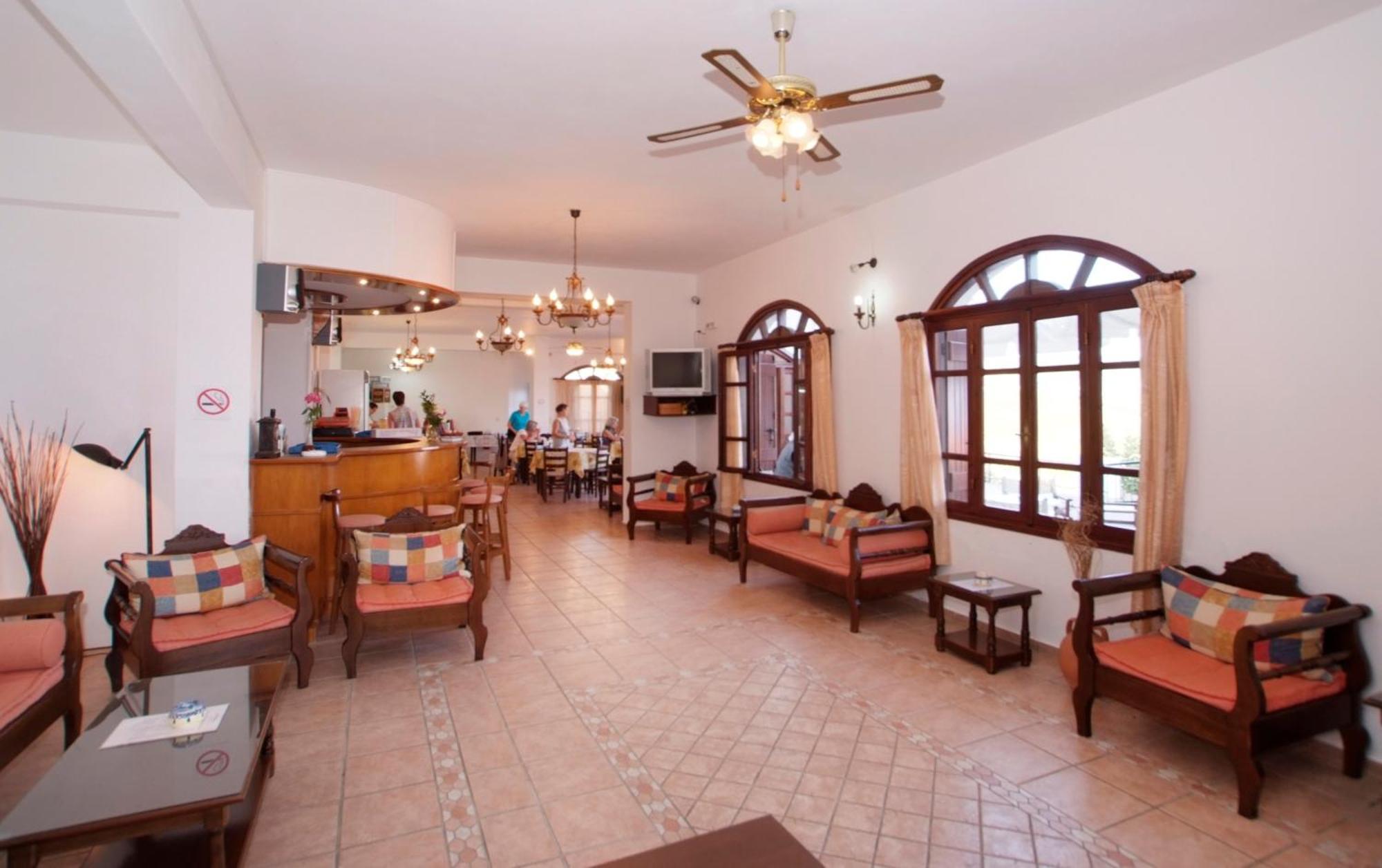 Ikaros Star Hotel Gialiskari  Bagian luar foto